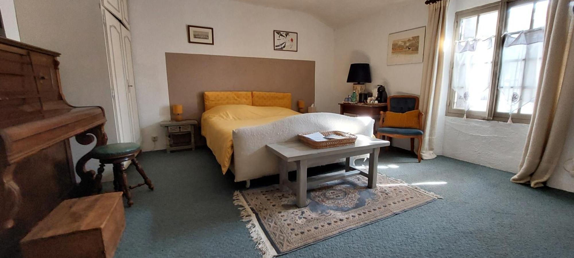 Bed and Breakfast La Fischaumiere Soleilhas Экстерьер фото