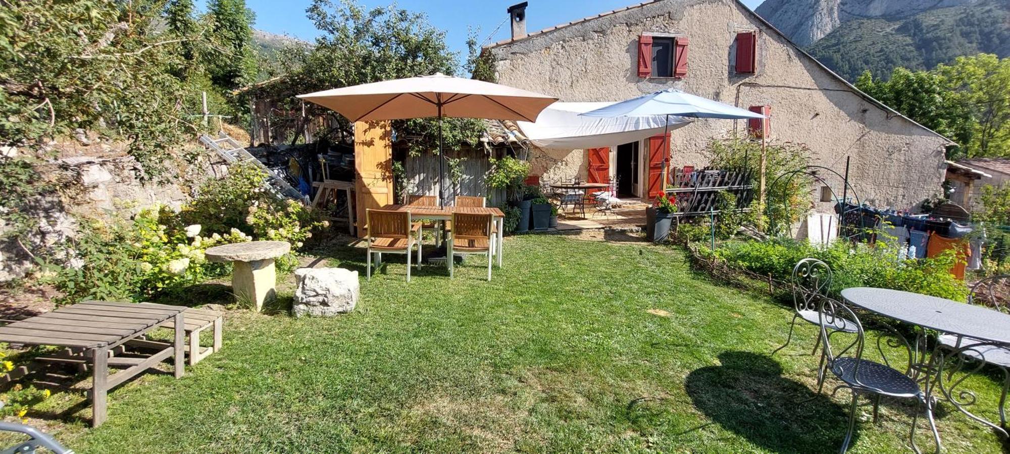Bed and Breakfast La Fischaumiere Soleilhas Экстерьер фото